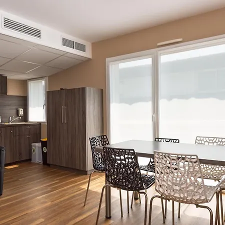 Aparthotel Park & 3*