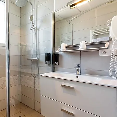Aparthotel Park & 3*